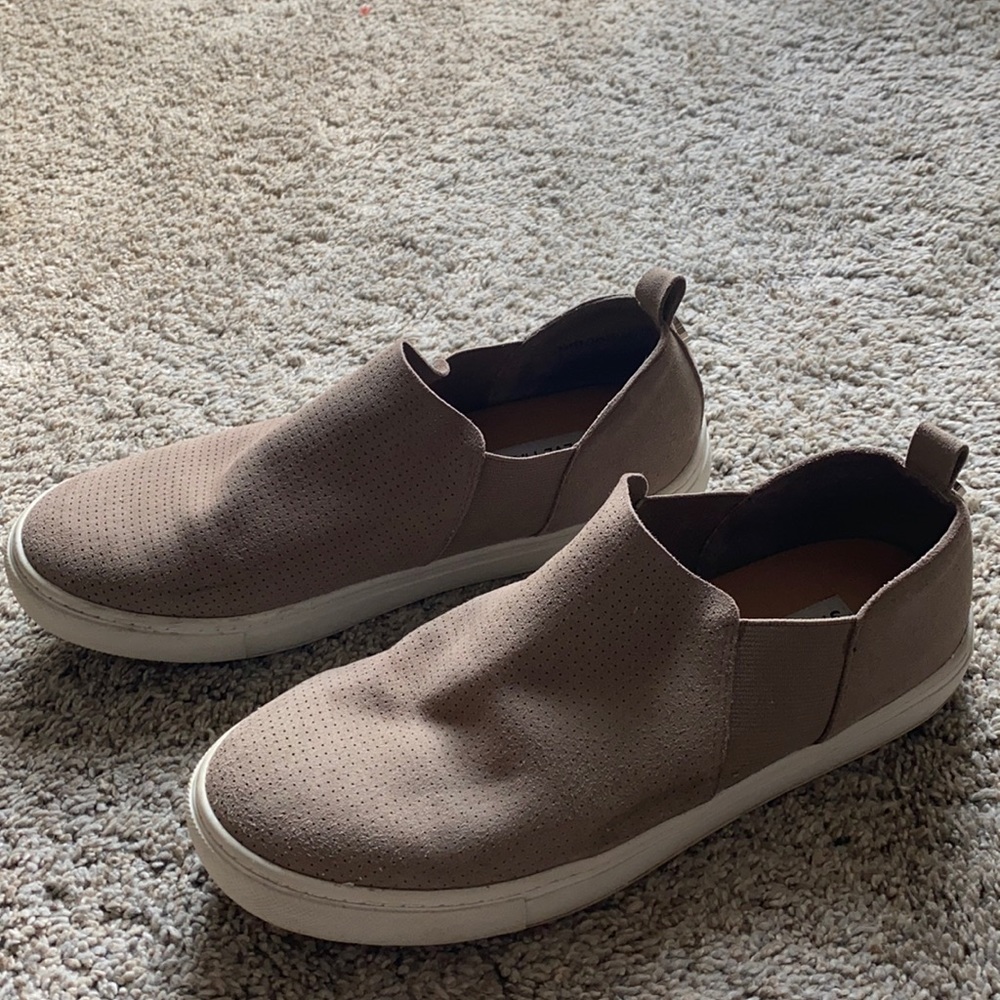 Steve Madden slip ons